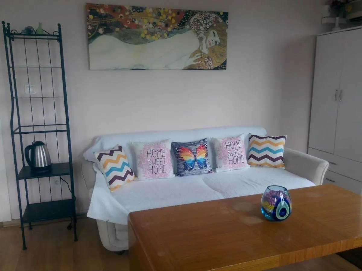 Yesim Suit Apart 1E Istanbul Turkey