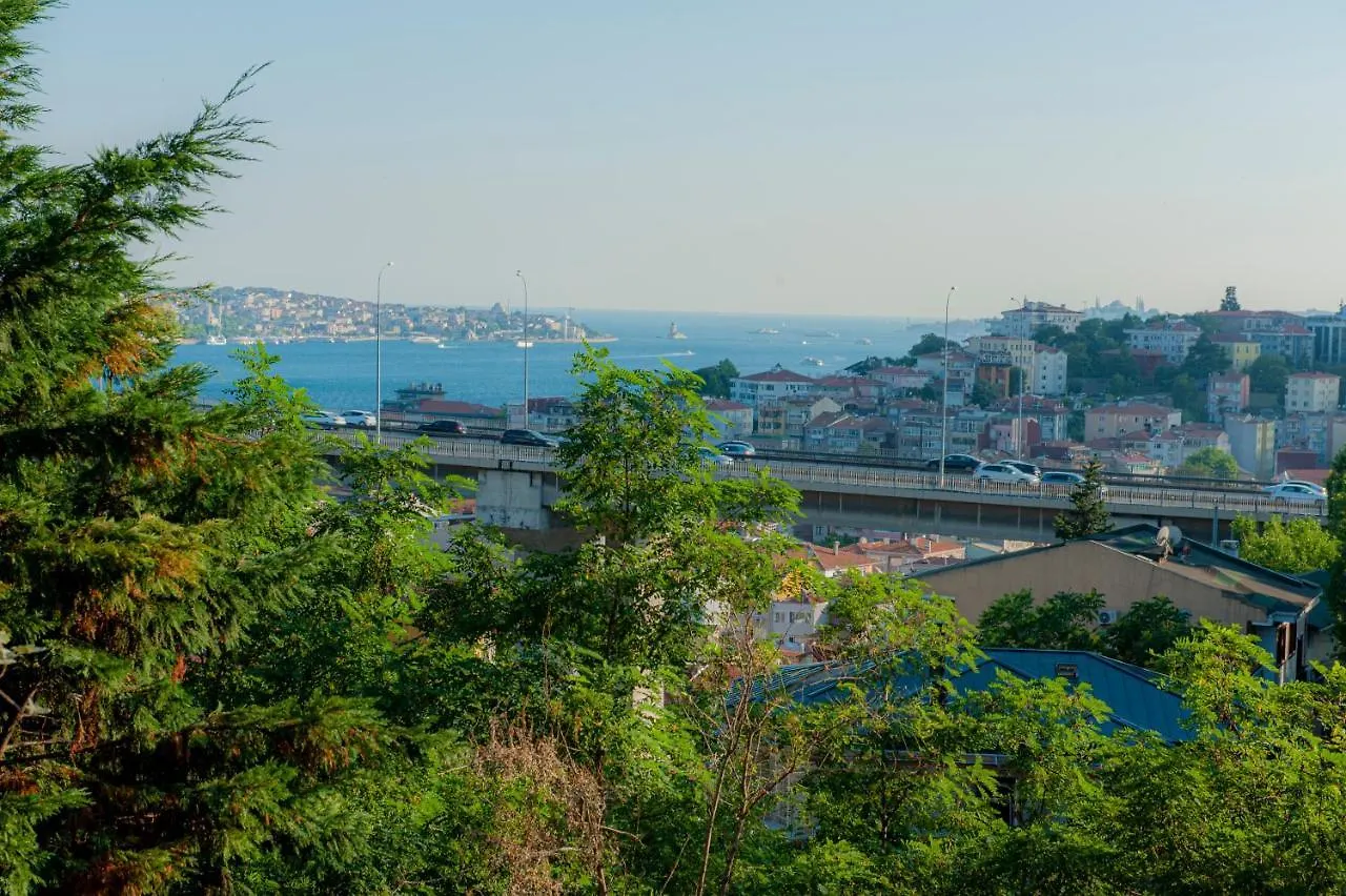 Yesim Suit Apart 1E Istanbul Turkey