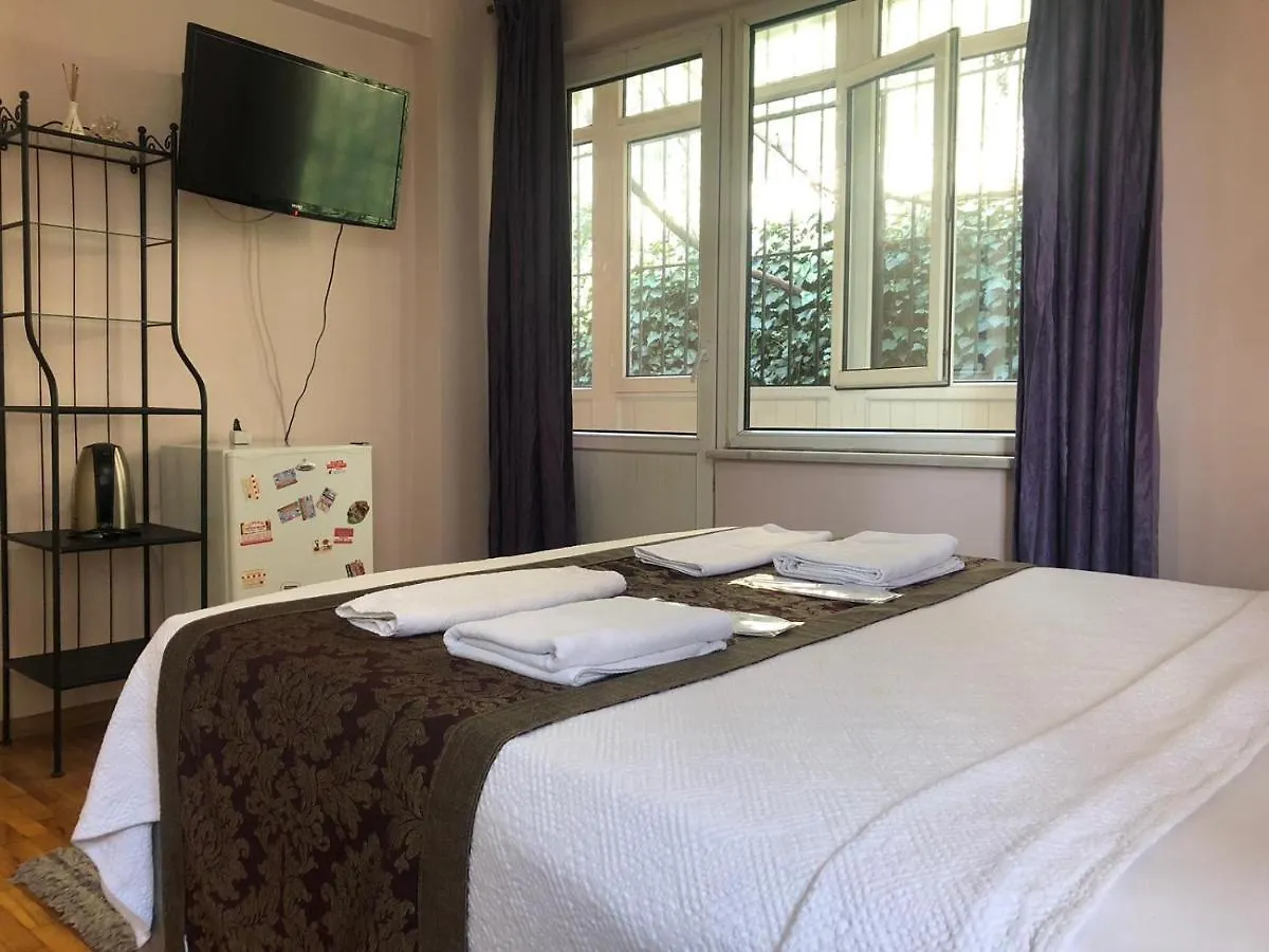 Yesim Suit Apart 1E Istanbul Turkey