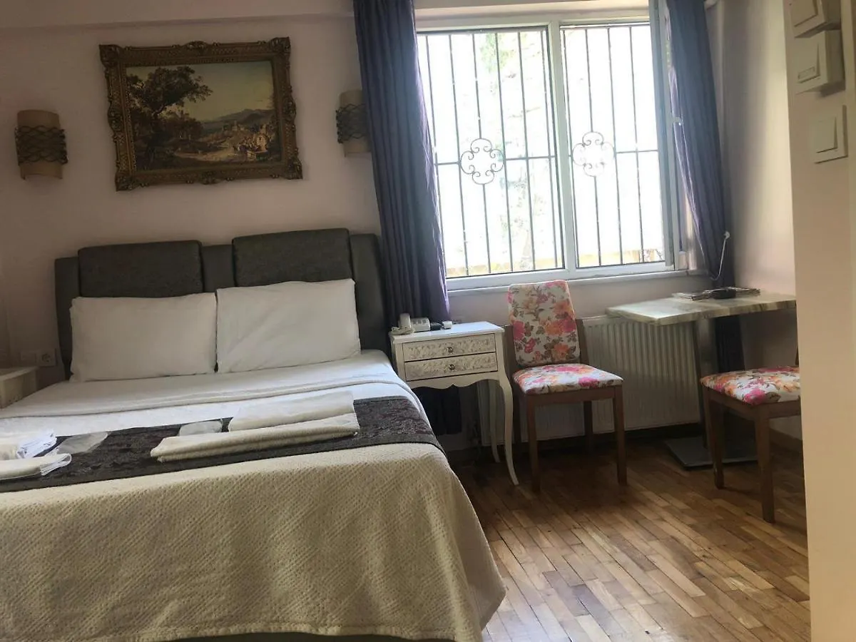 Yesim Suit Apart 1E Istanbul Turkey