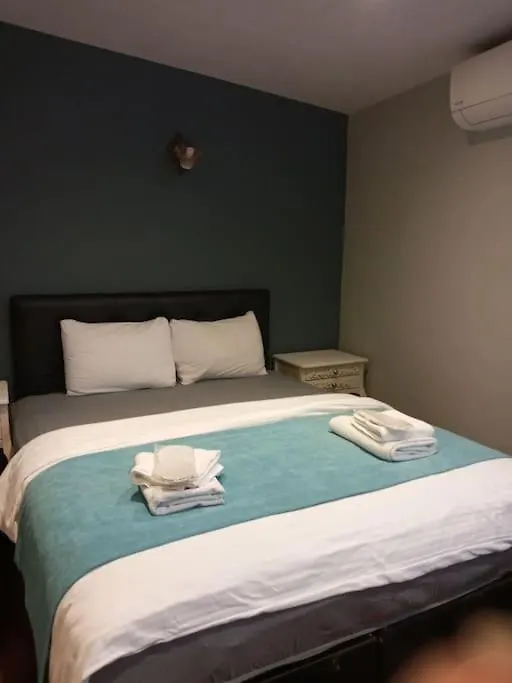 Yesim Suit Apart 1E Istanbul Turkey